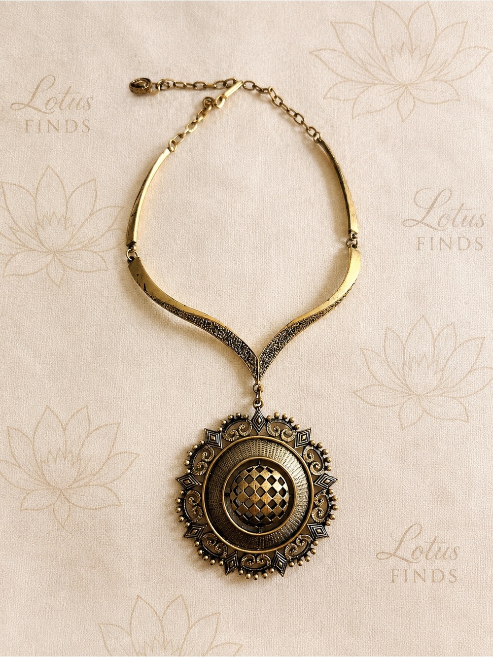 Vintage 1970s Gold-Tone Ornate Medallion Collar Necklace